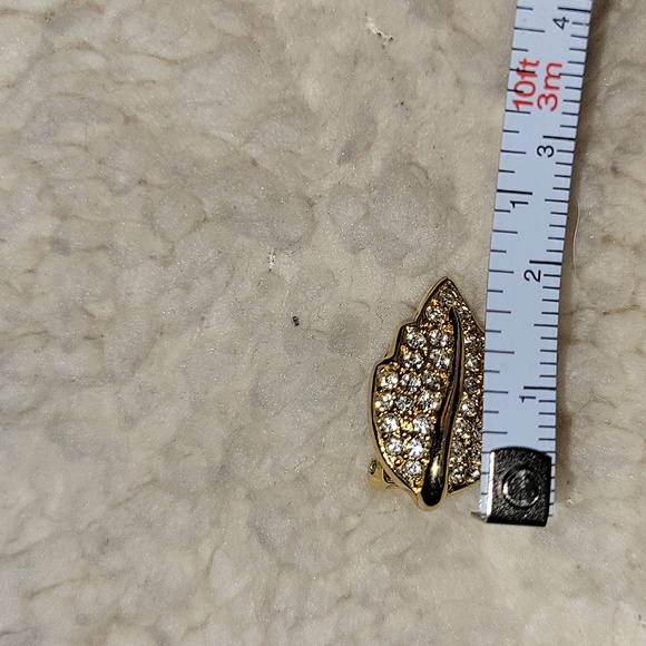 Christian dior vintage clip on leaf earrings - Picture 5 of 5